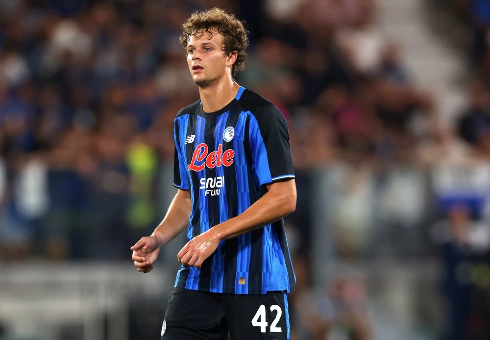 Atalanta: Scalvini elogia rapporto con Sarri e anticipa novità sulla difesa